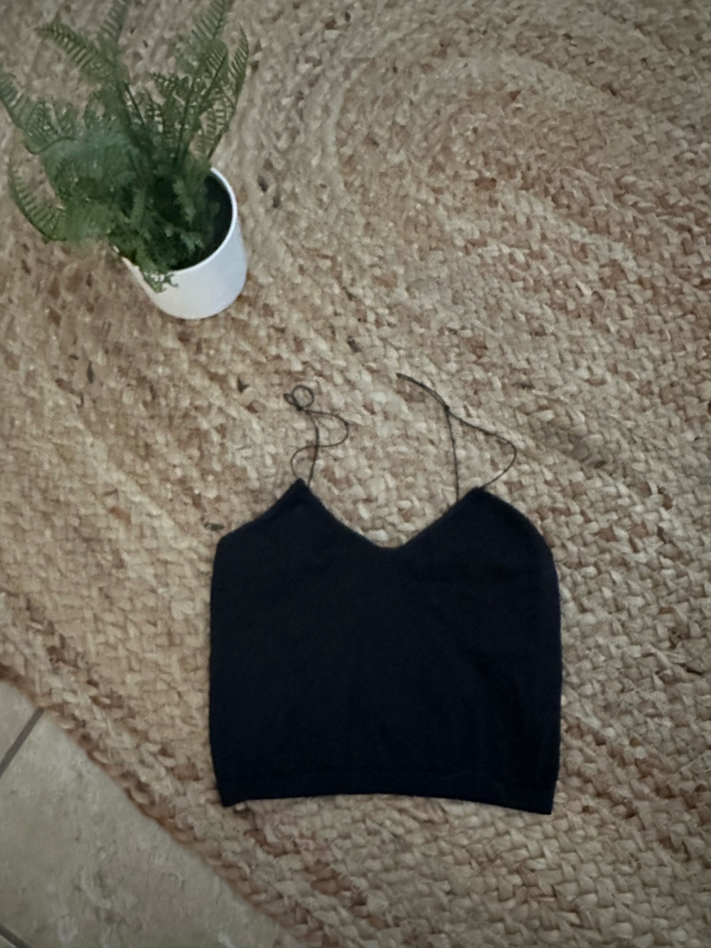 BLACK CROP TANK
